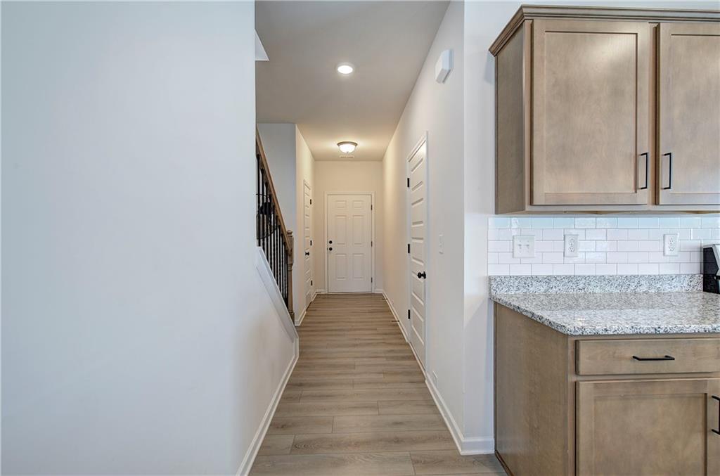 810 Dundee Way Property Photo 16
