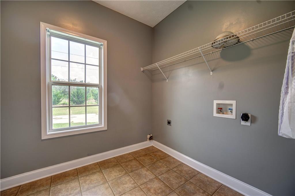 249 Hedgewood Drive Property Photo 14