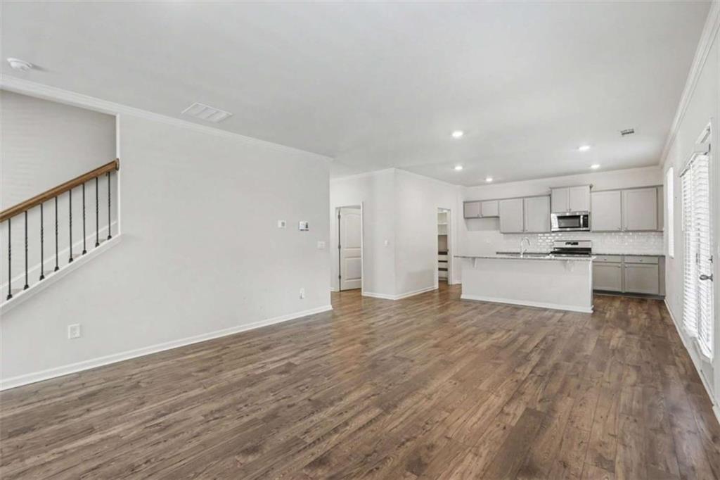 7576 Jennadee Drive Property Photo 13