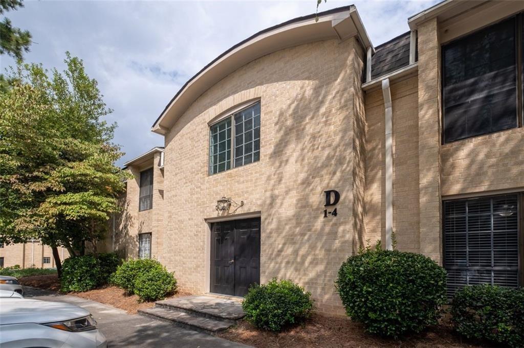 5400 Roswell Road Unit D4 Property Photo 1