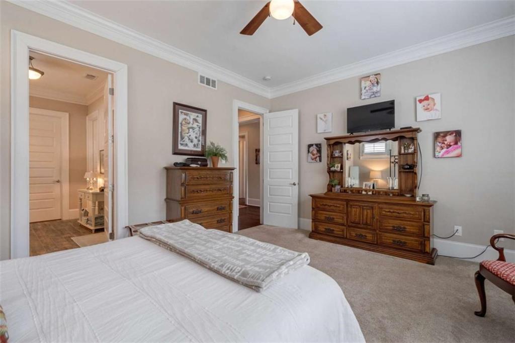4082 Greenleffe Drive Property Photo 9