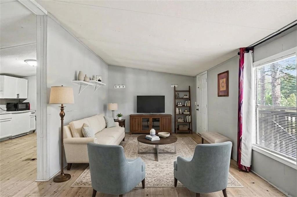 915 Steele Drive Property Photo 4