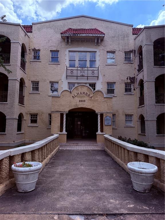 2855 Peachtree Road Ne Unit 103 Property Photo 1