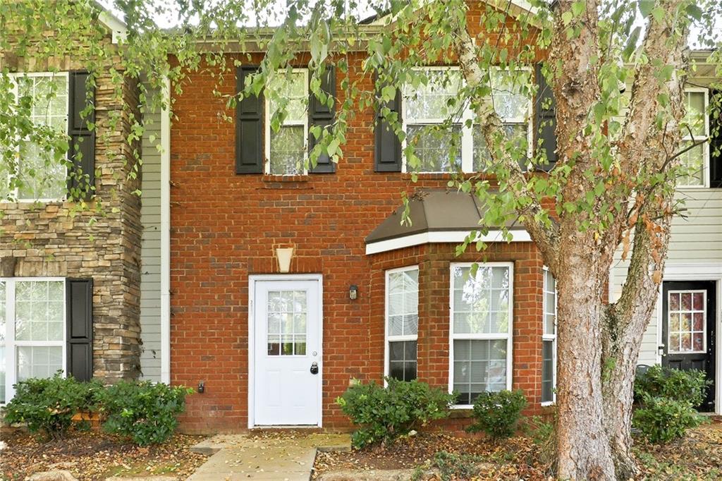2002 Grove Way Property Photo 1