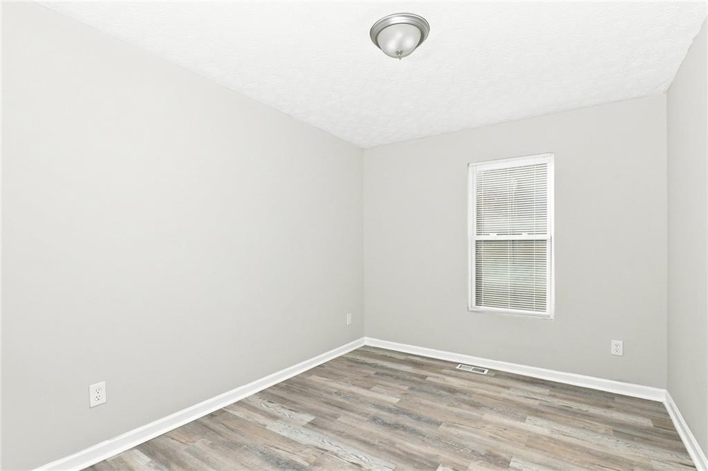2002 Grove Way Property Photo 10