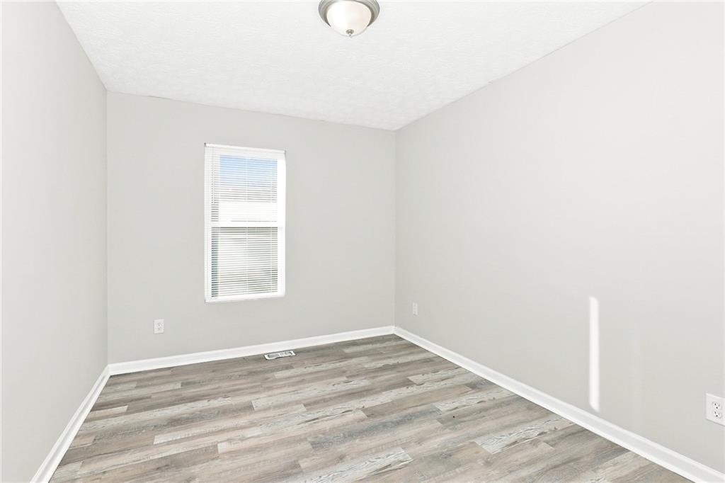 2002 Grove Way Property Photo 11