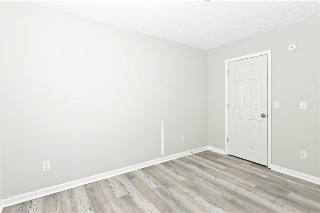 2002 Grove Way Property Photo 12