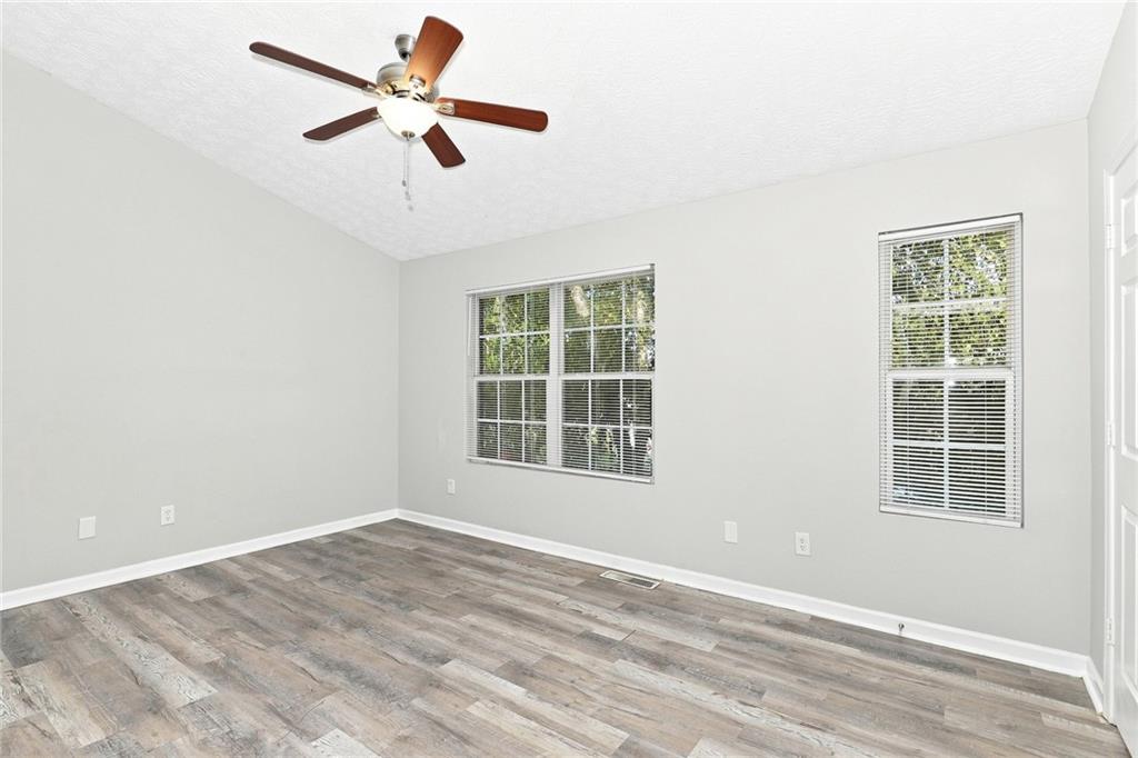 2002 Grove Way Property Photo 13