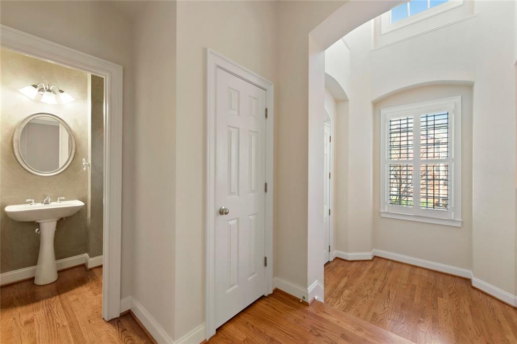 5826 Riverstone Circle Property Photo 3