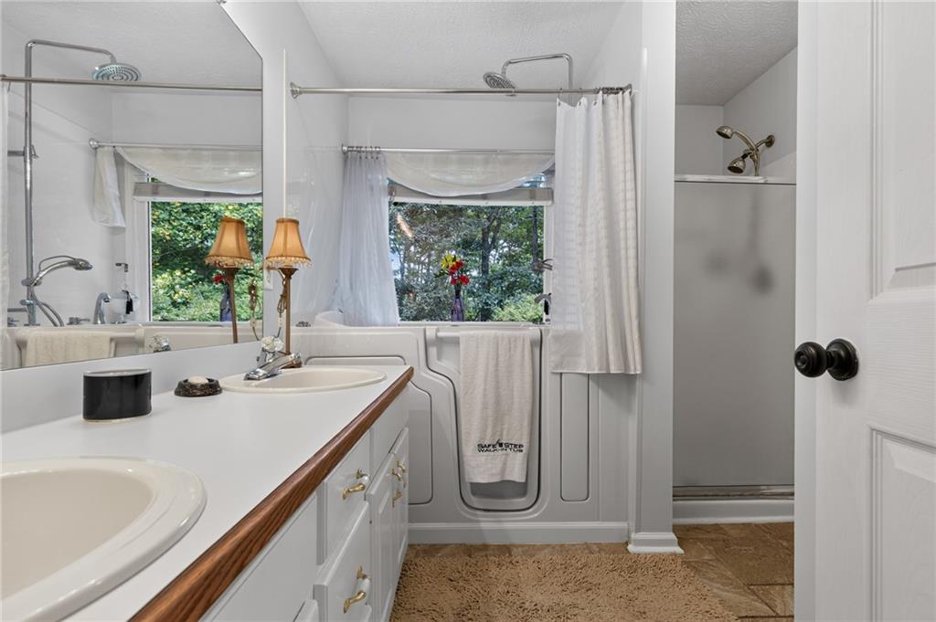 2128 Cluster Lane Property Photo 27
