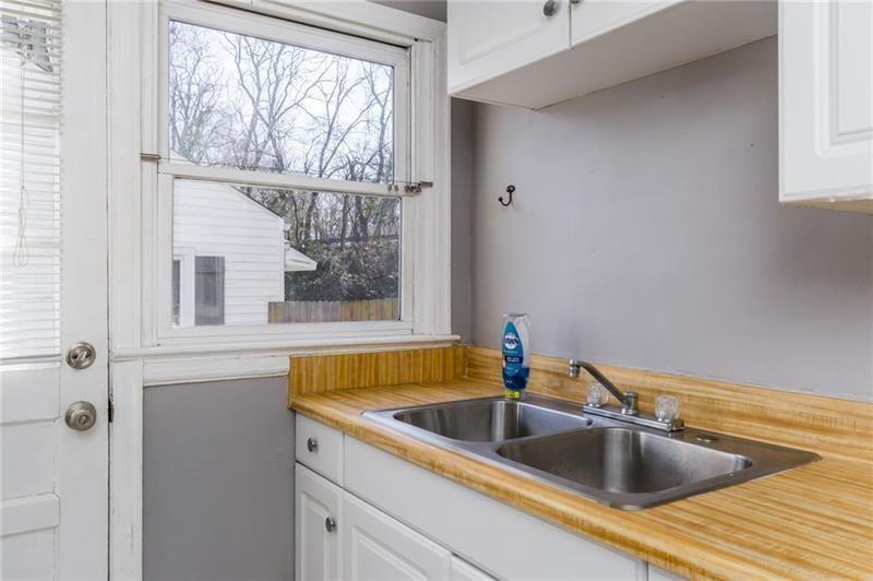 312 Phillips Drive Se Property Photo 3