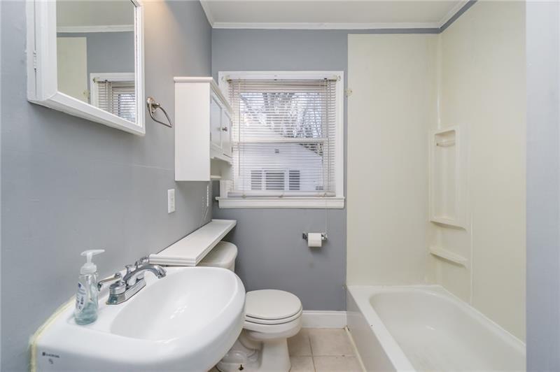 312 Phillips Drive Se Property Photo 9