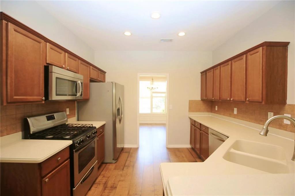 410 Ruby Forest Parkway Property Photo 6