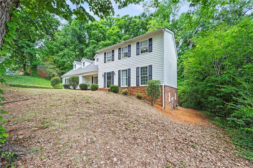 602 Commanche Drive Property Photo 2