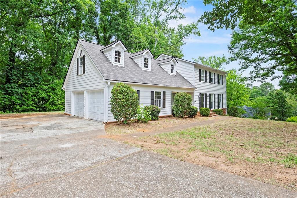 602 Commanche Drive Property Photo 3