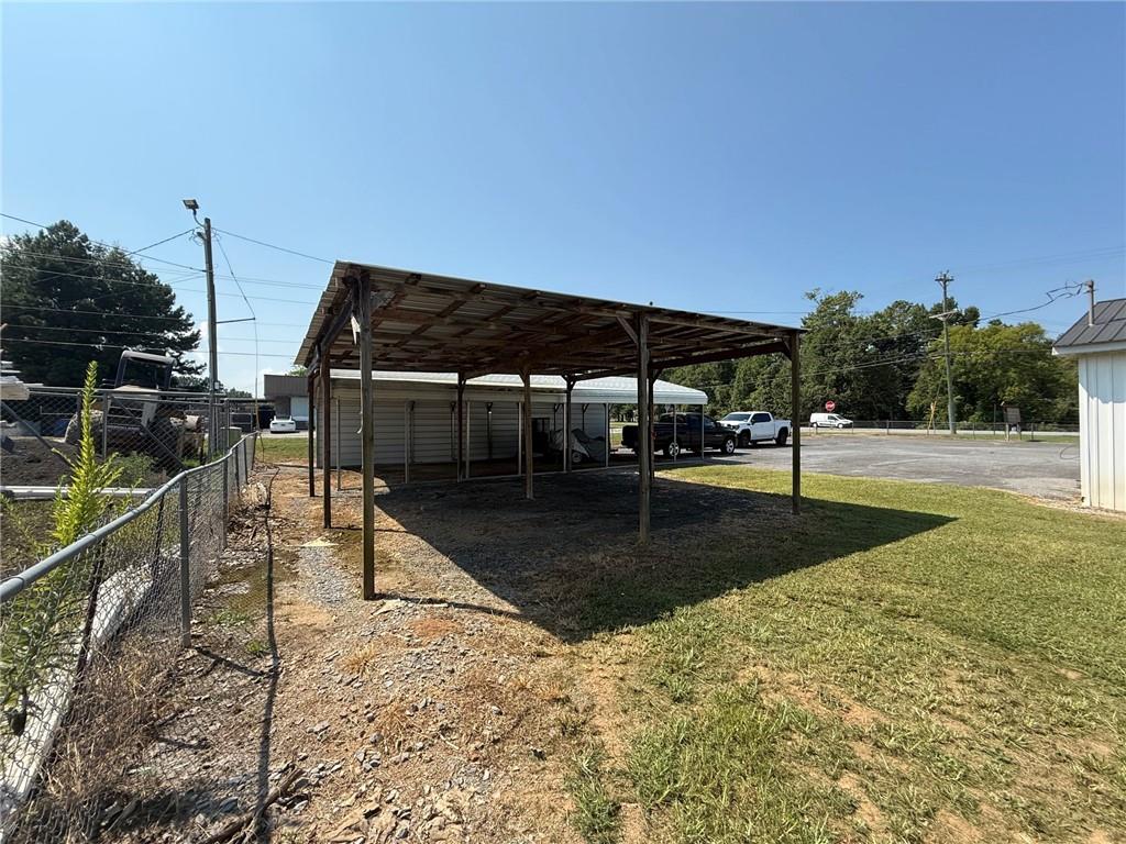1330 Us 41 N Property Photo 17