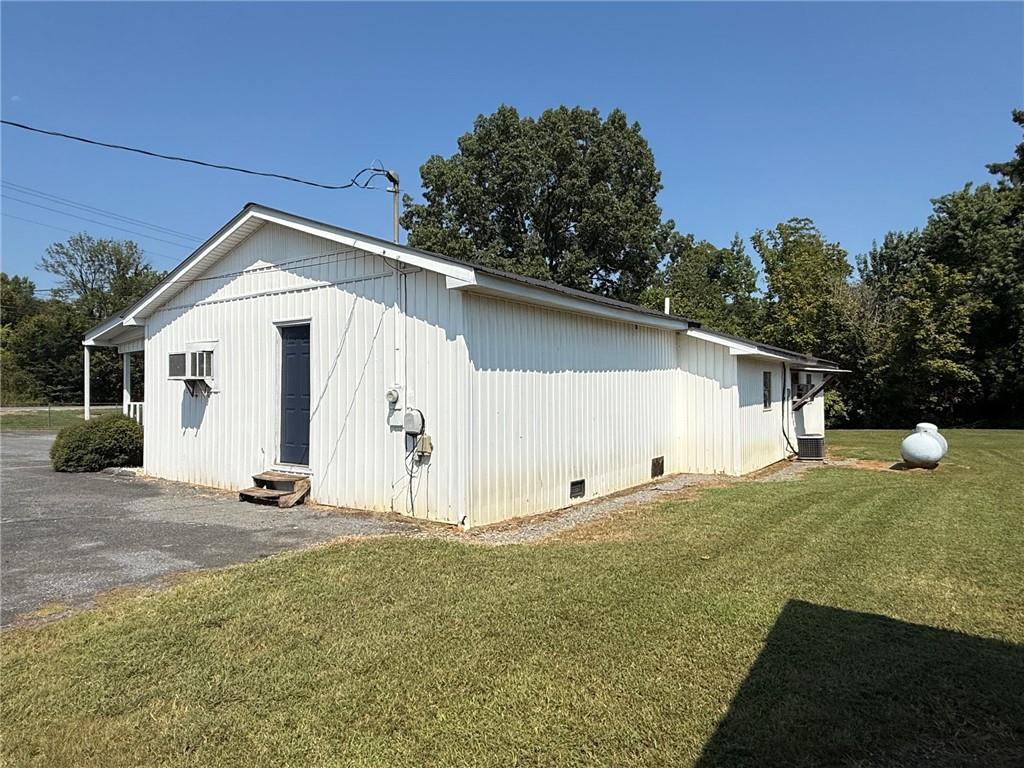 1330 Us 41 N Property Photo 19