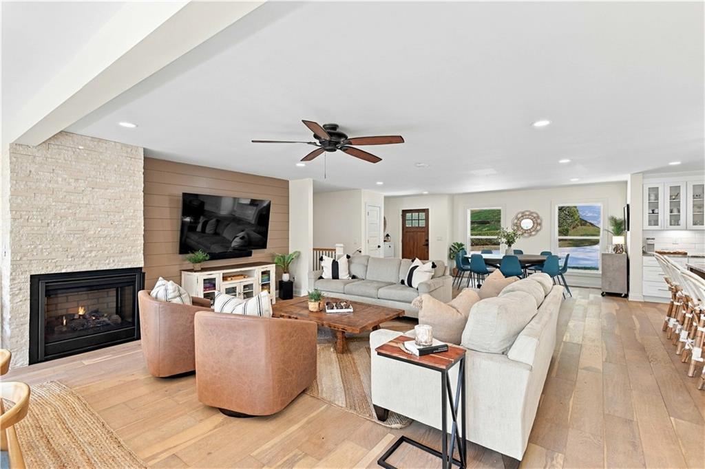 688 Harbor Cove Property Photo 10