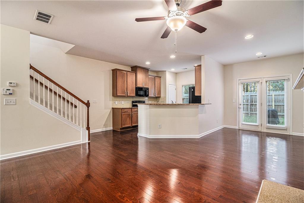 5004 Longview Walk Property Photo 2