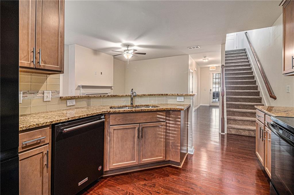 5004 Longview Walk Property Photo 4