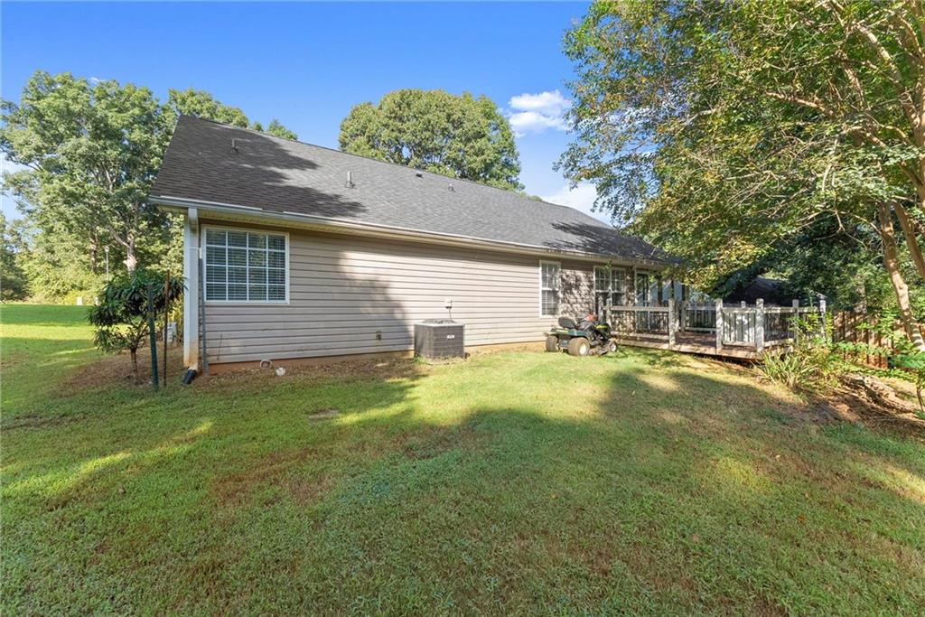 61 Hawthorne Drive Property Photo 40