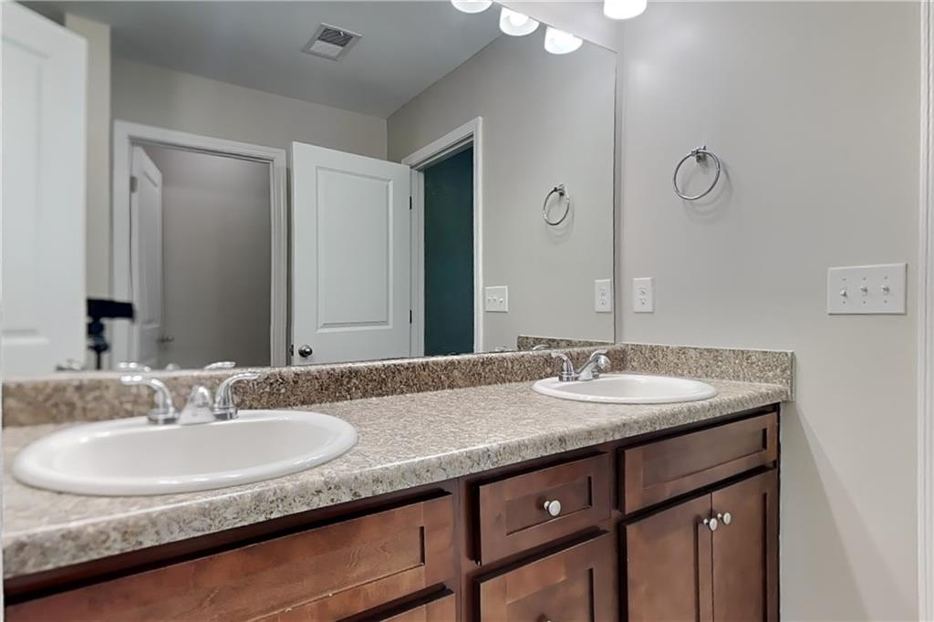 7832015 Property Photo 7
