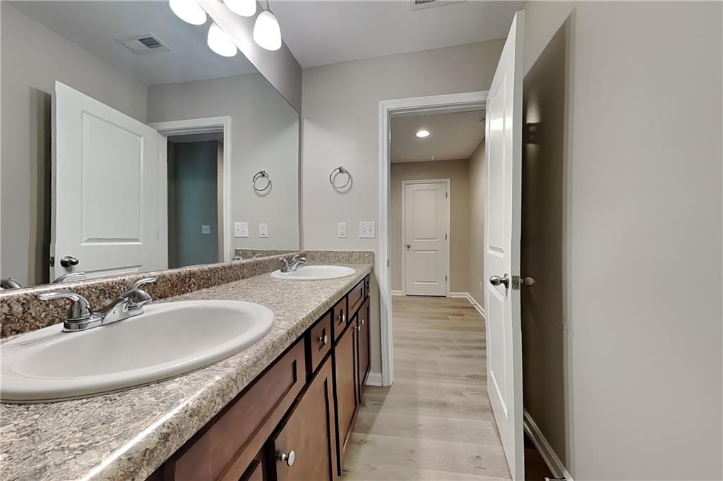7832015 Property Photo 13