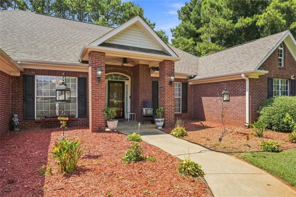 212 Vernon Walk Property Photo 2