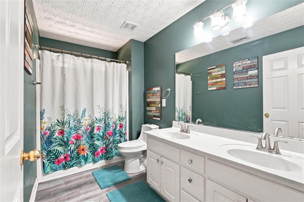 212 Vernon Walk Property Photo 16