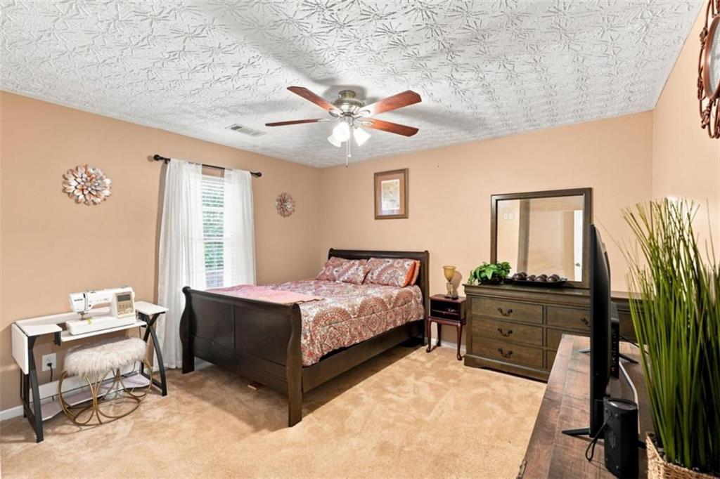212 Vernon Walk Property Photo 17