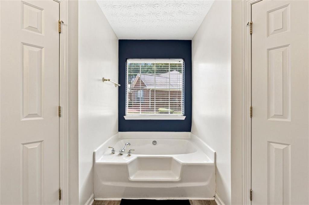 212 Vernon Walk Property Photo 22