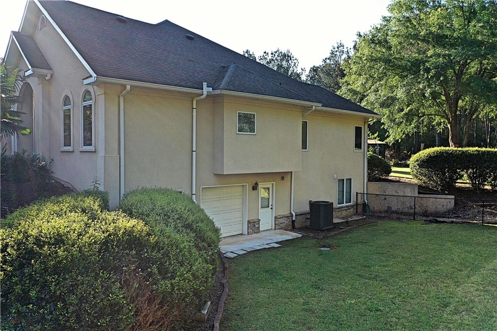 1330 Monroe Drive Property Photo 3