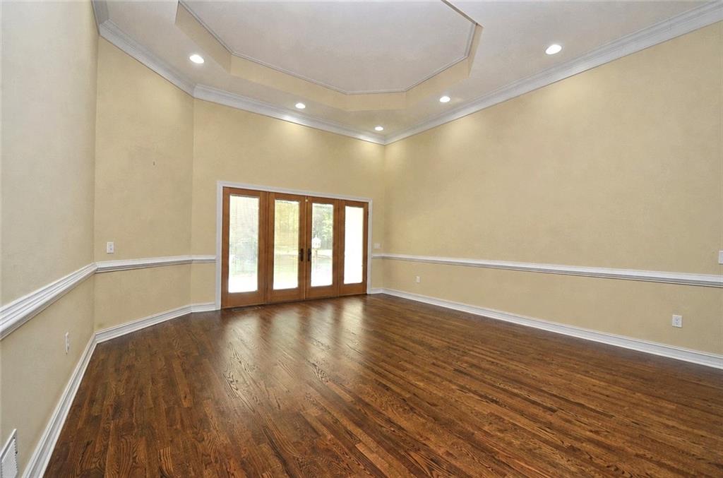 1330 Monroe Drive Property Photo 6
