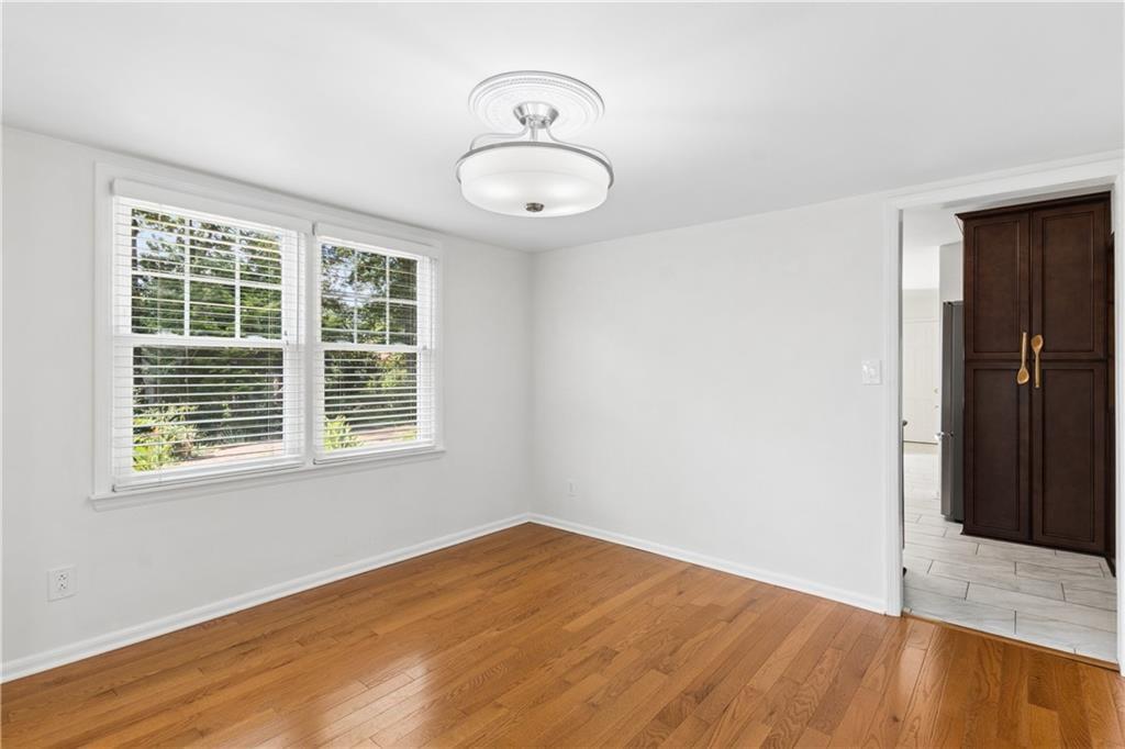 800 Glenairy Drive Property Photo 10