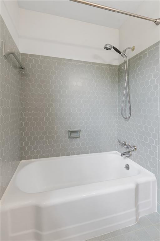 800 Glenairy Drive Property Photo 14