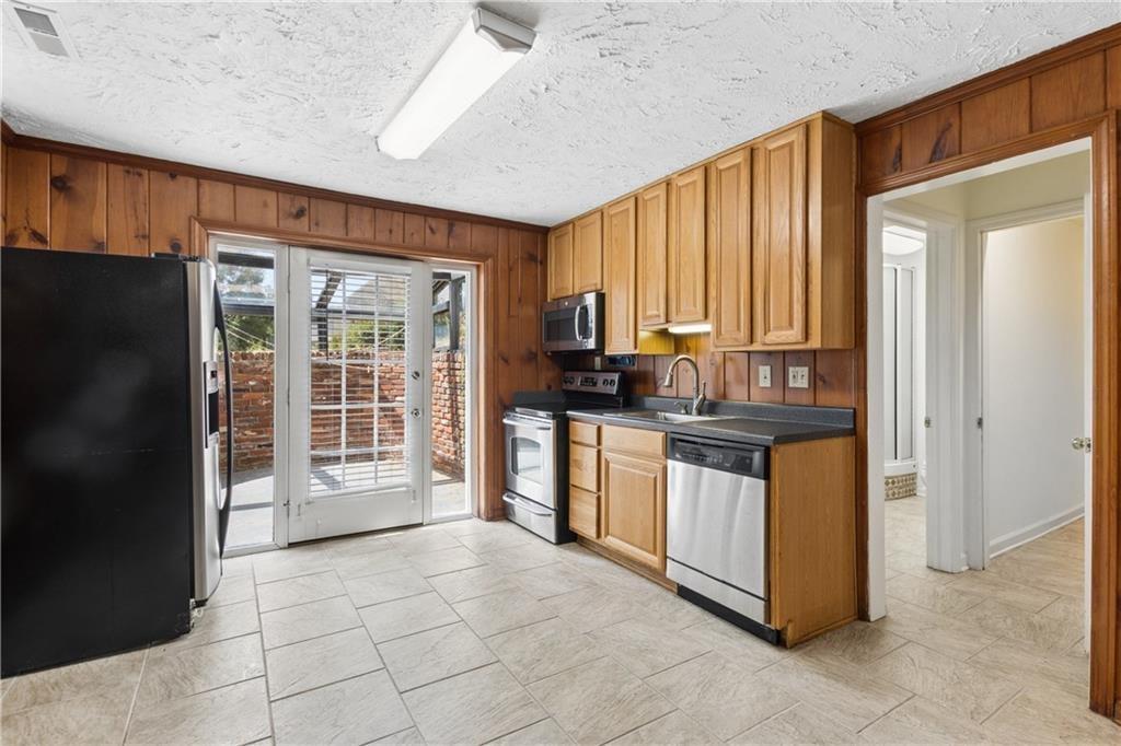 800 Glenairy Drive Property Photo 23