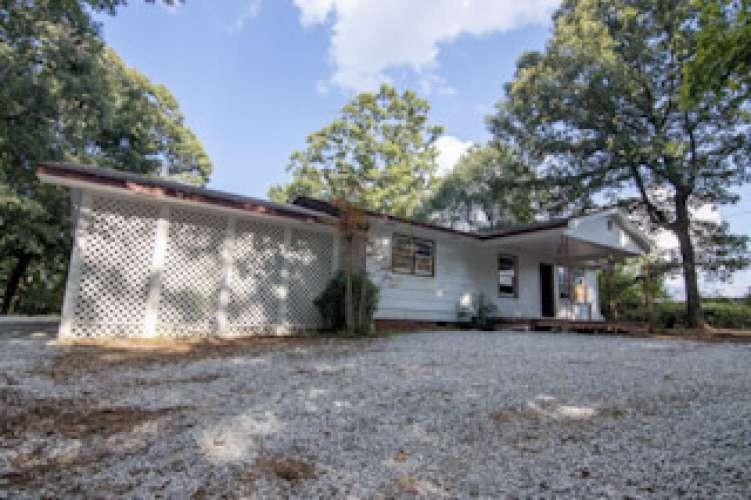 7608 Lula Road Property Photo 1