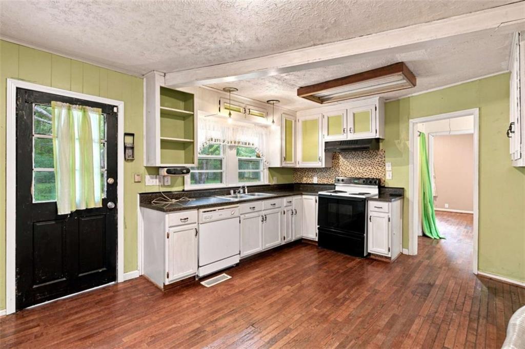 791 Warren Road Ne Property Photo 4