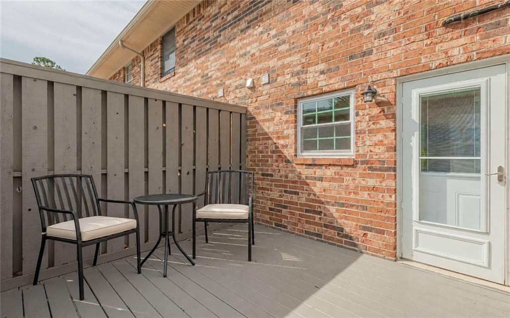 1235 Riverside Drive Unit D1 Property Photo 4