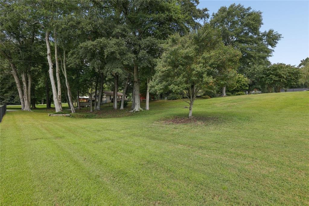 2823 Crabapple Circle Property Photo 3