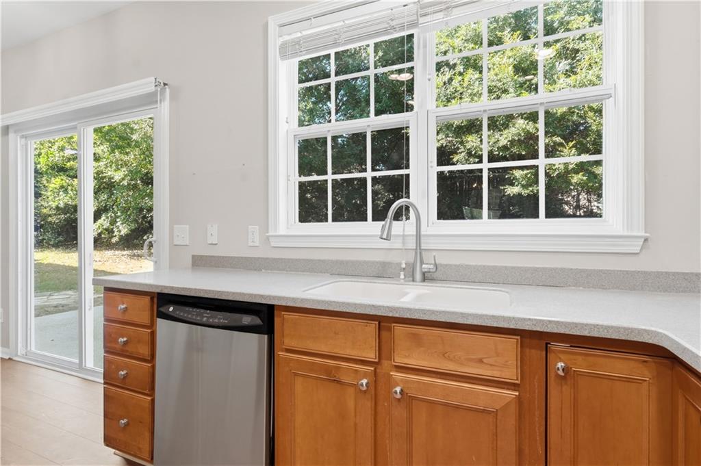 710 Berkeley Terrace Property Photo 14
