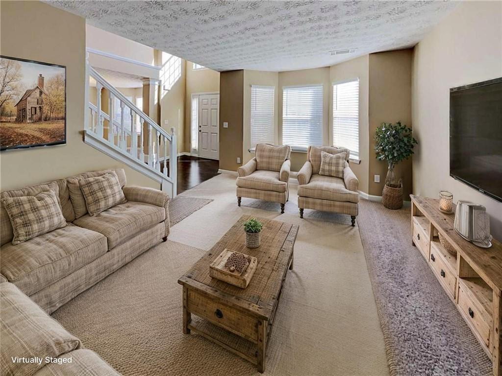 160 Long Drive Property Photo 4