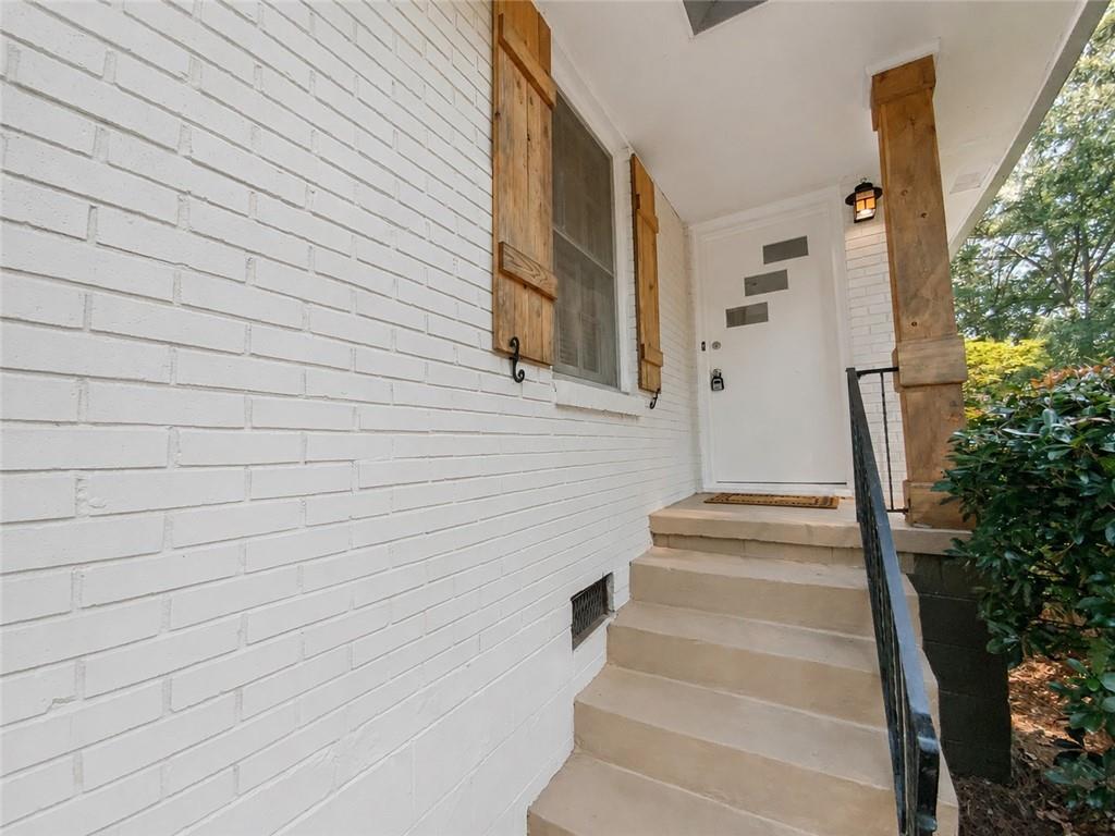 1010 Scott Circle Property Photo 3