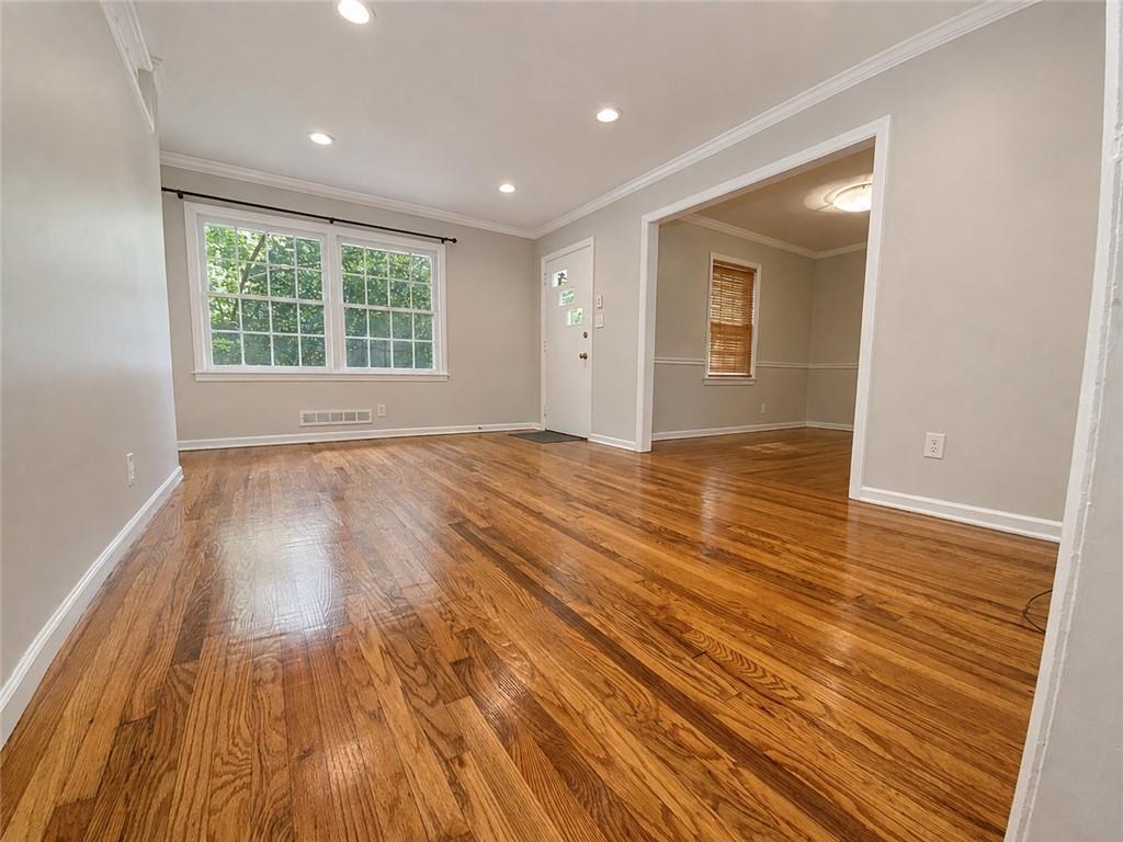 1010 Scott Circle Property Photo 7