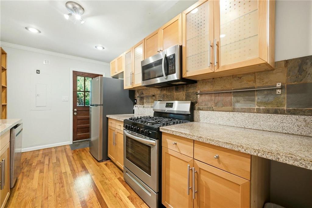 1010 Scott Circle Property Photo 10
