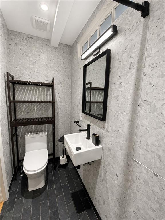 1010 Scott Circle Property Photo 15