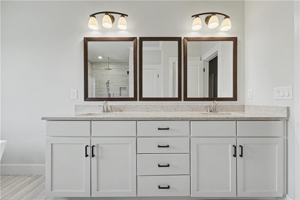 2606 Traditions Way Property Photo 9