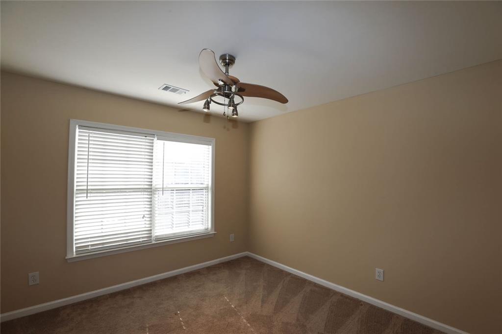 7832650 Property Photo 40
