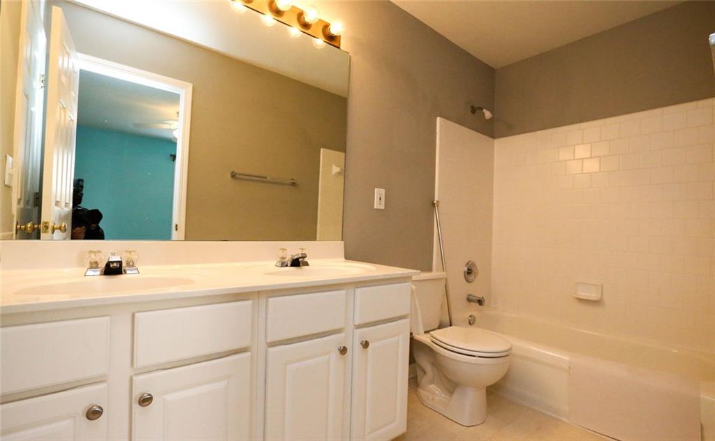 7832650 Property Photo 42