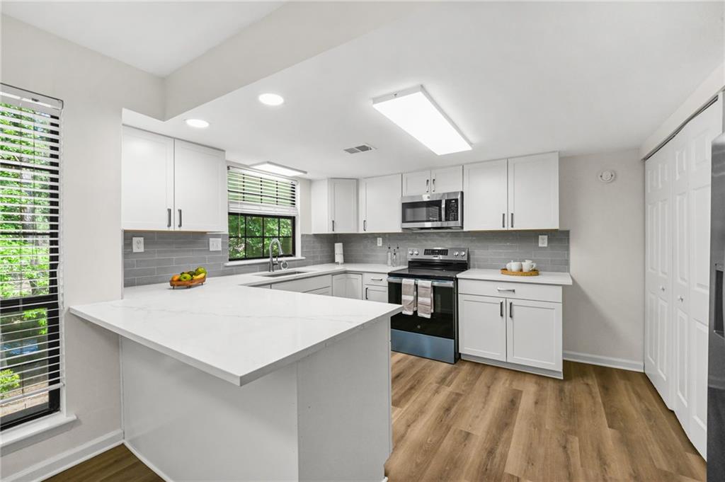 3038 Steeplechase Property Photo 4